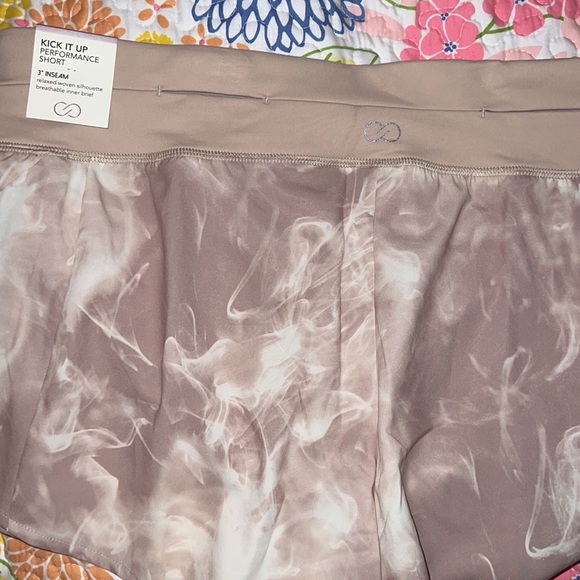 NWT CALIA PERFORMANCE SHORTS - Picture 5 of 5